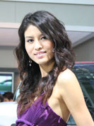 保時捷模特:時尚美女展現 電暈編輯相機