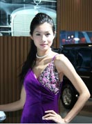 奔馳勞倫斯車模:冷艷氣質型美女的代表?